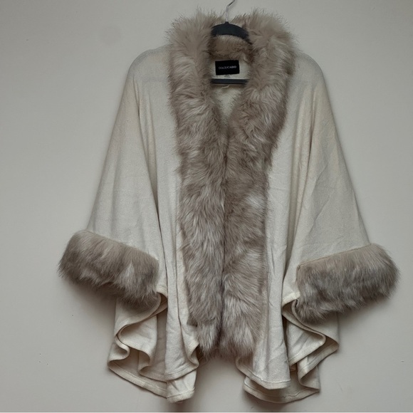 Dolce Cabo Cream Faux Fur Trim Poncho One Size - Picture 1 of 12